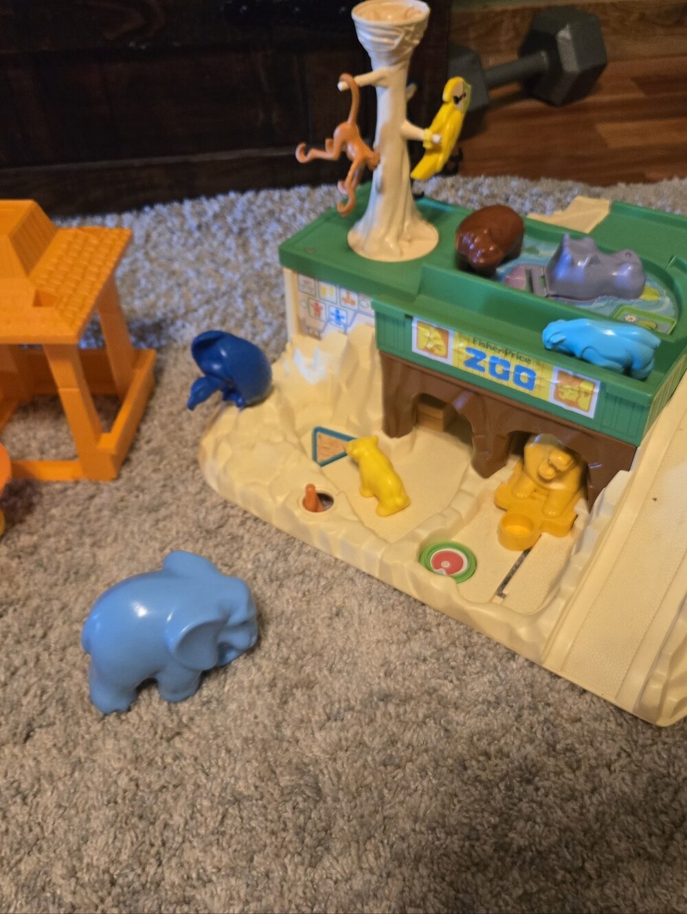 Kids Animal Playset with Blue and Yellow Figures